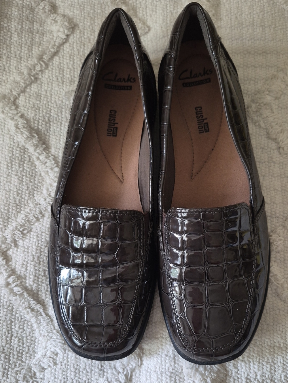 Clarks Artisan "Aubria Muse" Crocodile-Embossed Patent Loafers – Women's Size 11